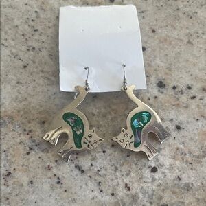 Alpaca Mexico Sterling Silver Abalone Cat Earrings